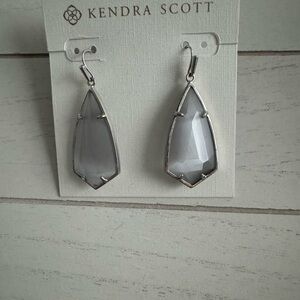 Kendra Scott Slate Cat’s Eye Earrings